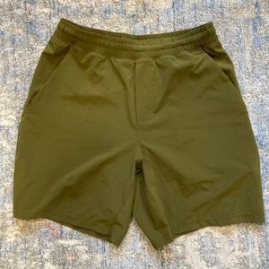 Lululemon pacebreaker 7” sizeM